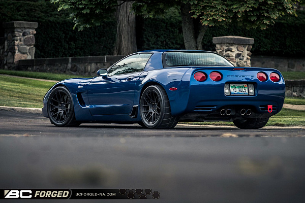 Фото дисков BC Forged RS40 Черный матовый на Chevrolet Corvette C5