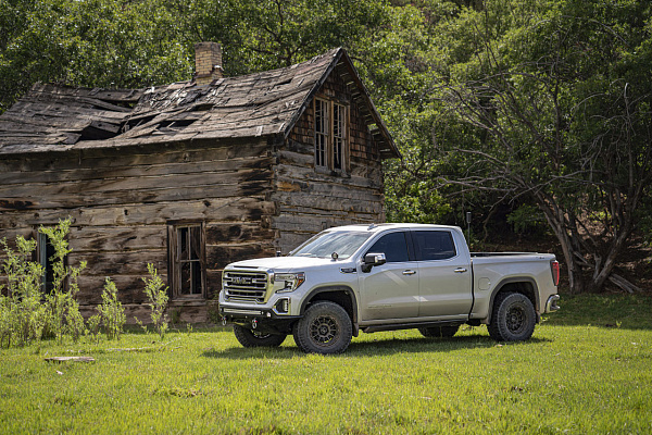 Фото дисков Black Rhino LEGION  на GMC Sierra IV