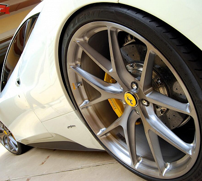 Фото дисков HRE P101 на Ferrari 458