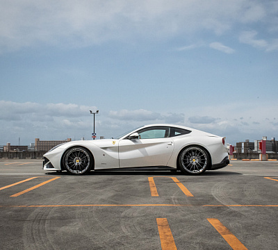 Фото дисков HRE P103 на Ferrari F12