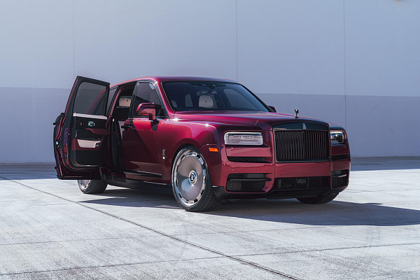 Фото дисков HRE L108M Глянцевый темный лак на Rolls-Royce Cullinan