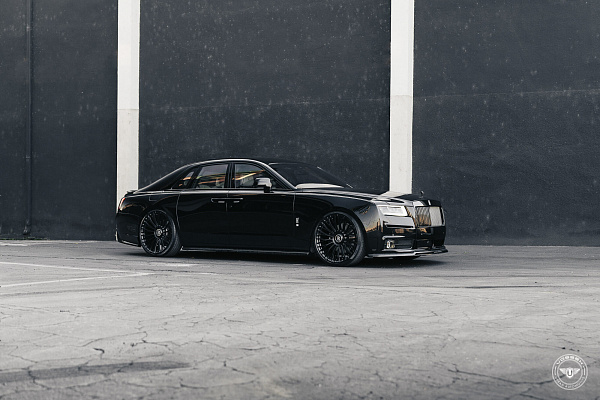 Фото дисков Vossen UV-6 Черный сатин на Rolls-Royce Ghost II