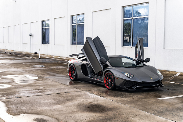 Фото дисков Strasse Wheels SV10-RS Performance Другой цвет на Lamborghini Aventador