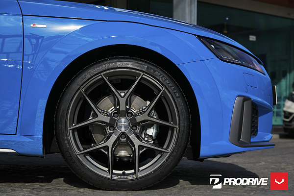 Фото дисков Vossen HF-5 Сатиновый графит на Audi TT (8S)