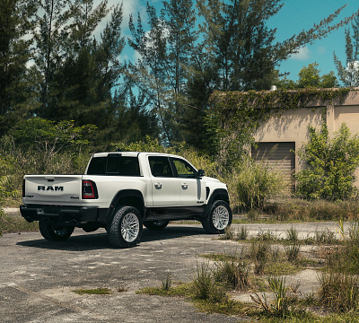 Фото дисков Vossen HF6-5 на Ram 1500 V