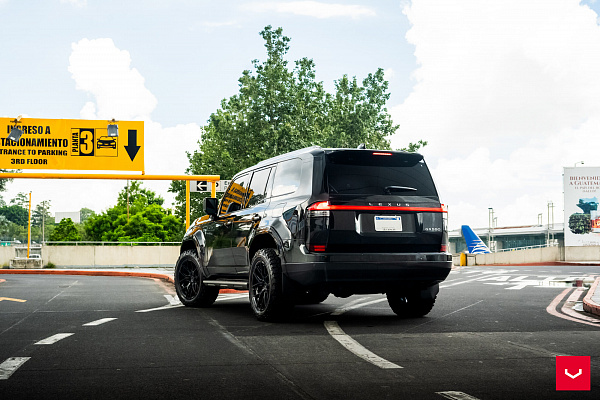 Фото дисков Vossen HF6-4 Черный глянец на Lexus GX III