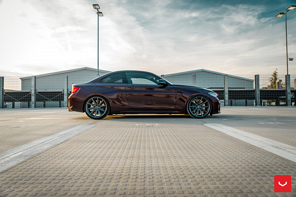 Фото дисков Vossen VFS-10 Глянцевый графит на BMW 2/M2 (F22/F87)