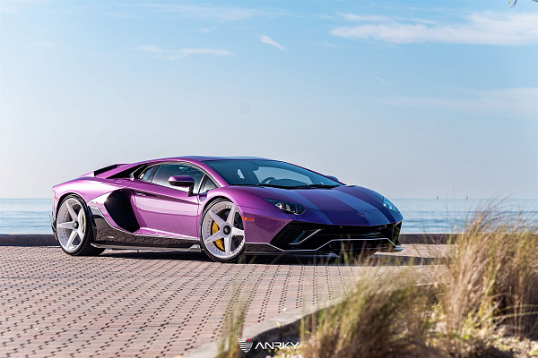 Фото дисков Anrky RS5.3 Белый глянец на Lamborghini Aventador