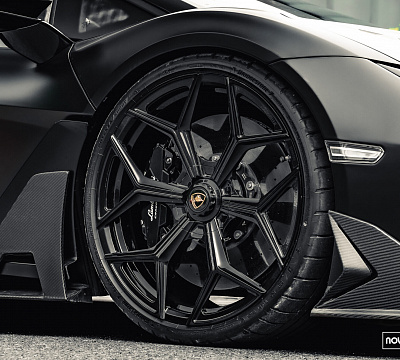 Фото дисков NOVITEC NL4 на Lamborghini Revuelto