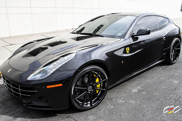 Фото дисков CEC C26 Черный сатин на Ferrari FF