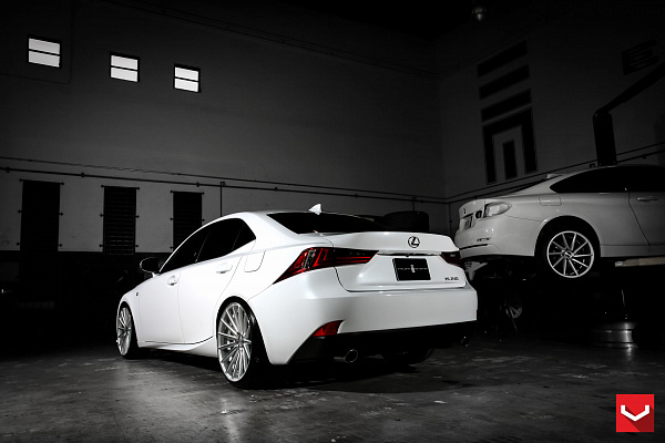 Фото дисков Vossen VFS-2 Серебро на Lexus IS II