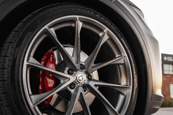Фото дисков HRE P204 Глянцевый темный лак на Tesla Model X