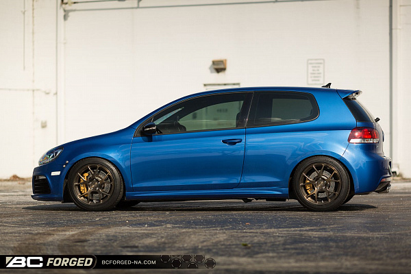 Фото дисков BC Forged RZ05 Глянцевая бронза на Volkswagen Golf VII