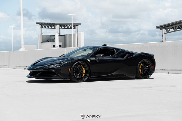 Фото дисков Anrky AN23 Черный глянец на Ferrari 812