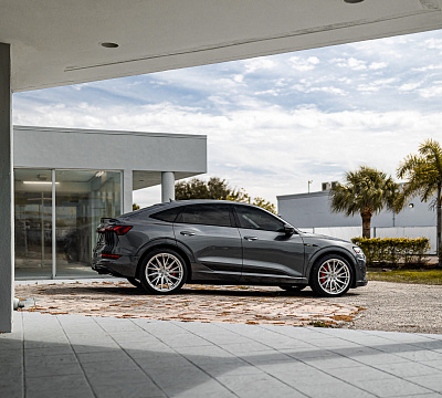Фото дисков Vossen HF-4T на Audi E-tron