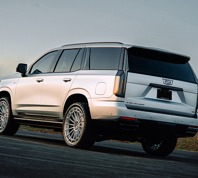 Фото дисков Vossen LCX-01 на Cadillac Escalade V