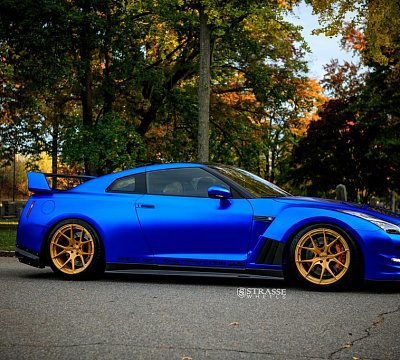 Фото дисков Strasse Wheels SM5R Deep Concave Monoblock на Nissan GT-R