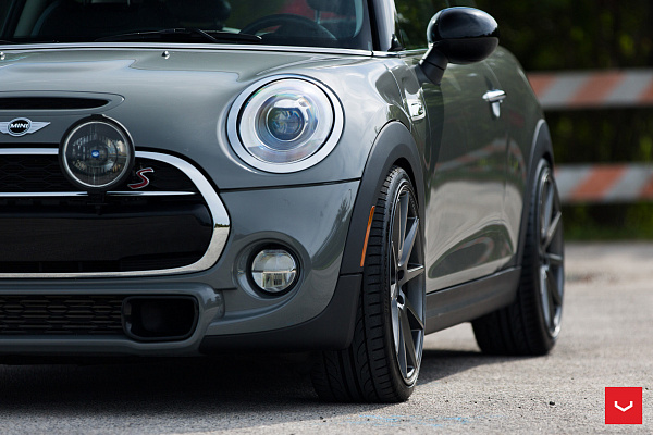 Фото дисков Vossen VFS-1 Сатиновый графит на MINI Cooper III
