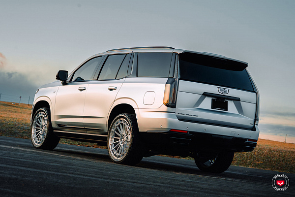 Фото дисков Vossen LCX-01 Глянцевый лак на Cadillac Escalade V
