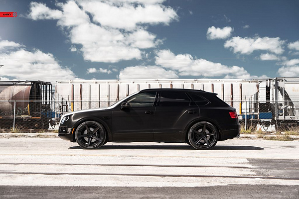 Фото дисков Anrky AN35 Черный сатин на Bentley Bentayga