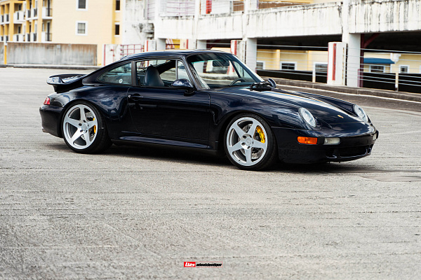 Фото дисков HRE 305M Сатиновый лак на Porsche 911 IV