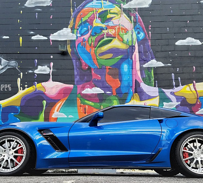 Фото дисков Strasse Wheels R10 Signature на Chevrolet Corvette C7