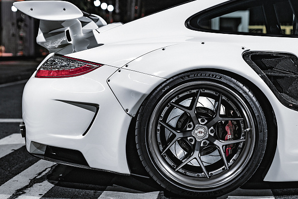 Фото дисков Brixton Forged PF7 Сатиновый темный лак на Porsche 911 VI
