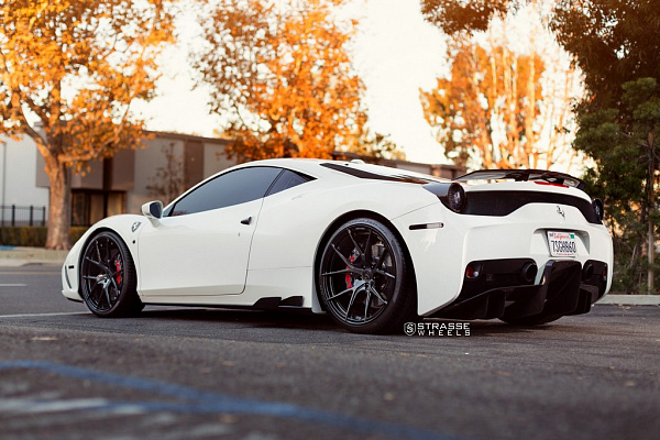 Фото дисков Strasse Wheels SM5R Deep Concave Monoblock Другой цвет на Ferrari 458