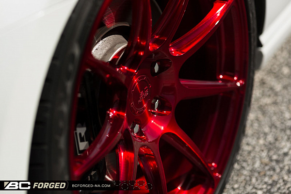 Фото дисков BC Forged RZ39 Красный глянец на Volkswagen Golf VII