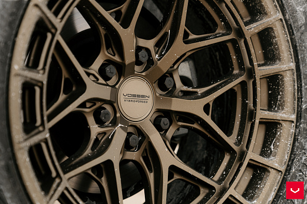 Фото дисков Vossen HFX-1 (6-Lug) Сатиновая бронза на Toyota Sequoia III