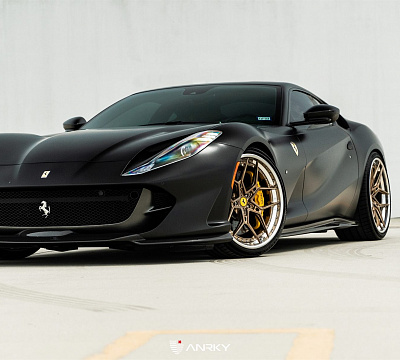 Фото дисков Anrky S3-X4 на Ferrari 812