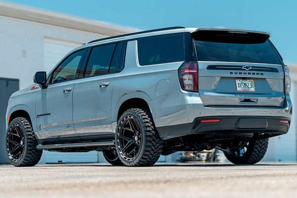 Фото дисков 4PLAY 4P55 Черный глянец на Chevrolet Suburban XII