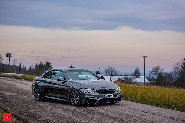 Фото дисков Vossen VFS-2 Глянцевый графит на BMW 4/M4 (F32/F82)