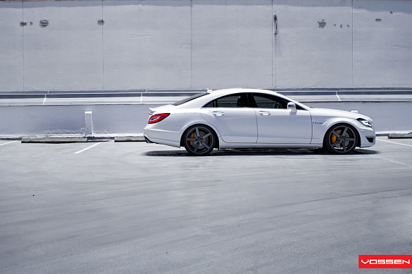 Фото дисков Vossen CV3 Сатиновый графит на Mercedes-Benz CLS (C218)