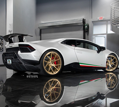 Фото дисков Strasse Wheels SM5RT Deep Concave Monoblock на Lamborghini Huracan