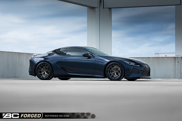 Фото дисков BC Forged HCS21 Глянцевый графит на Lexus LC 500