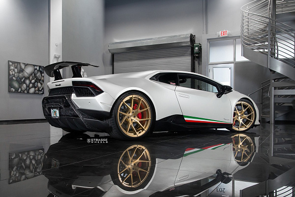 Lamborghini Huracan LP640-4 Performante