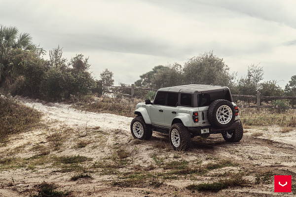 Фото дисков Vossen HFX-1 (6-Lug) Серебро на Ford Bronco