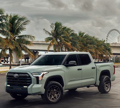 Фото дисков 4PLAY 4P83 на Toyota Tundra III