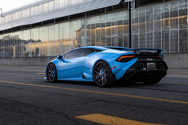 Фото дисков Brixton Forged PF7 Матовый графит на Lamborghini Huracan