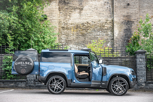 Фото дисков Kahn Type 52 RS Черный сатин на Land Rover Defender II
