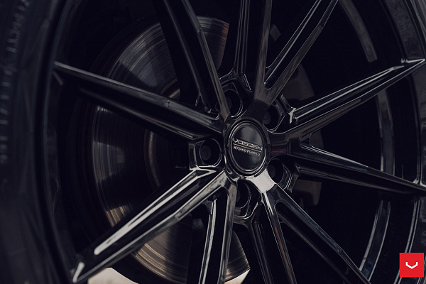 Фото дисков Vossen HFX-2 (5-Lug) Черный глянец на Volkswagen Atlas
