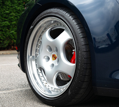 Фото дисков Kahn Cup 1 Remastered 3-Piece на Porsche 911 VIII