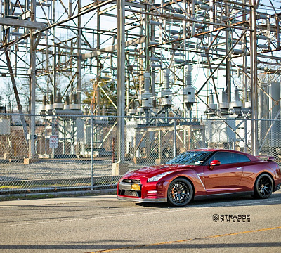 Фото дисков Strasse Wheels R10 Deep Concave FS на Nissan GT-R