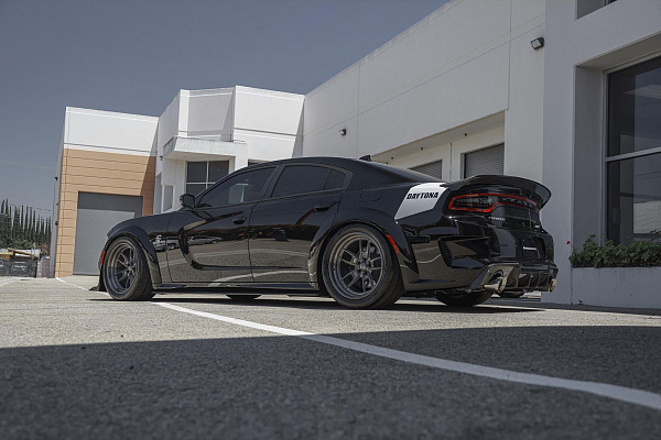 Фото дисков American Racing VF545 Глянцевый графит на Dodge Charger VII