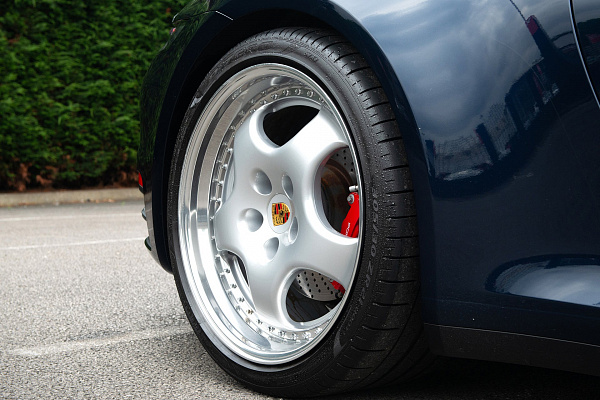 Фото дисков Kahn Cup 1 Remastered 3-Piece  на Porsche 911 VIII