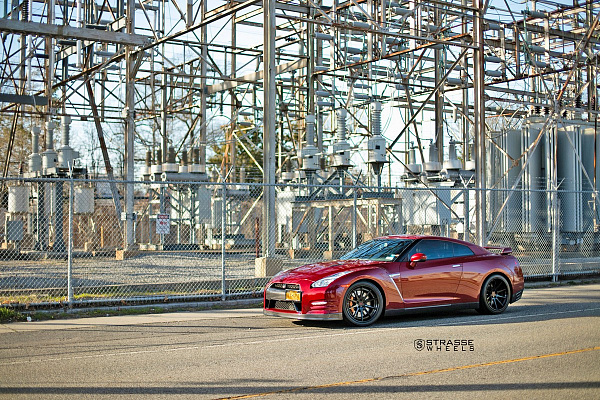 Nissan GT-R