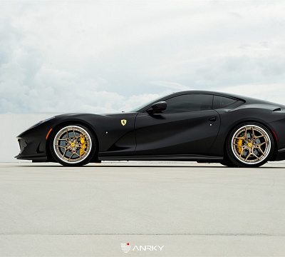 Фото дисков Anrky S3-X4 на Ferrari 812