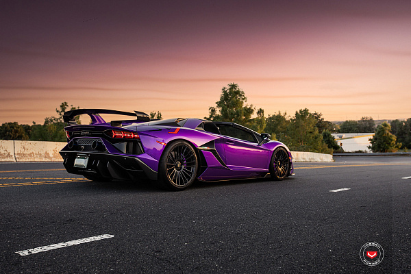Фото дисков Vossen S17-04 Черный глянец на Lamborghini Aventador