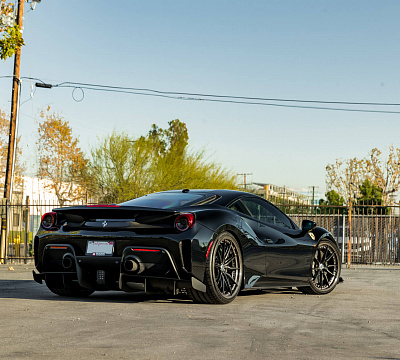 Фото дисков HRE S104SC на Ferrari 488